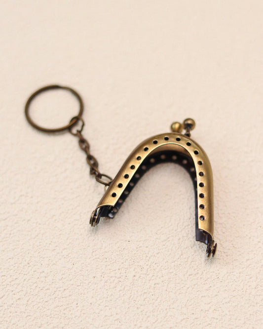 Fecho da vovó ouro velho liso CHAVEIRO