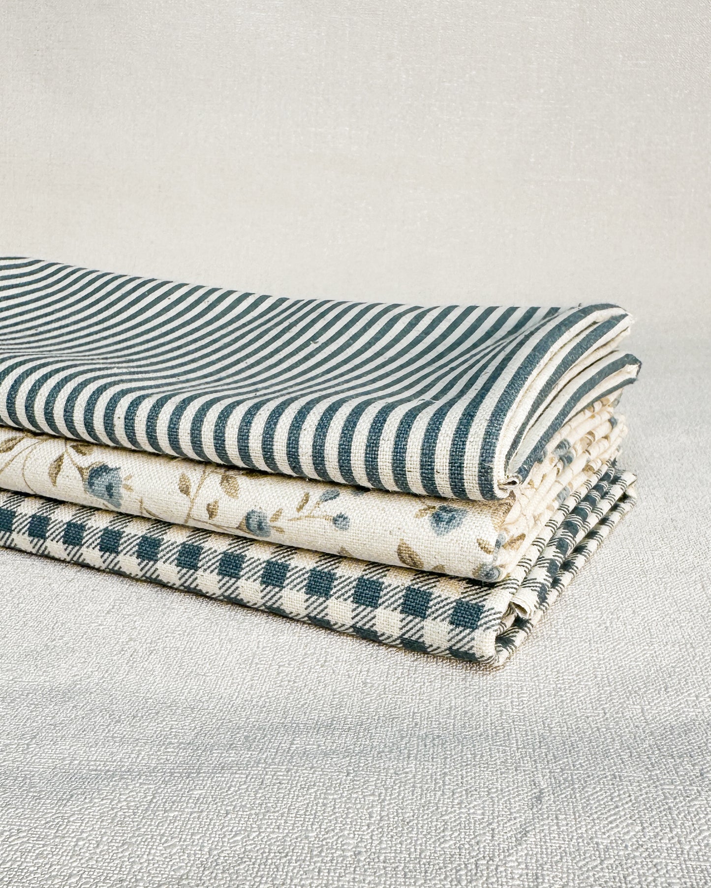 3 cortes Fat quarter de algodão com linho estampado azul petróleo