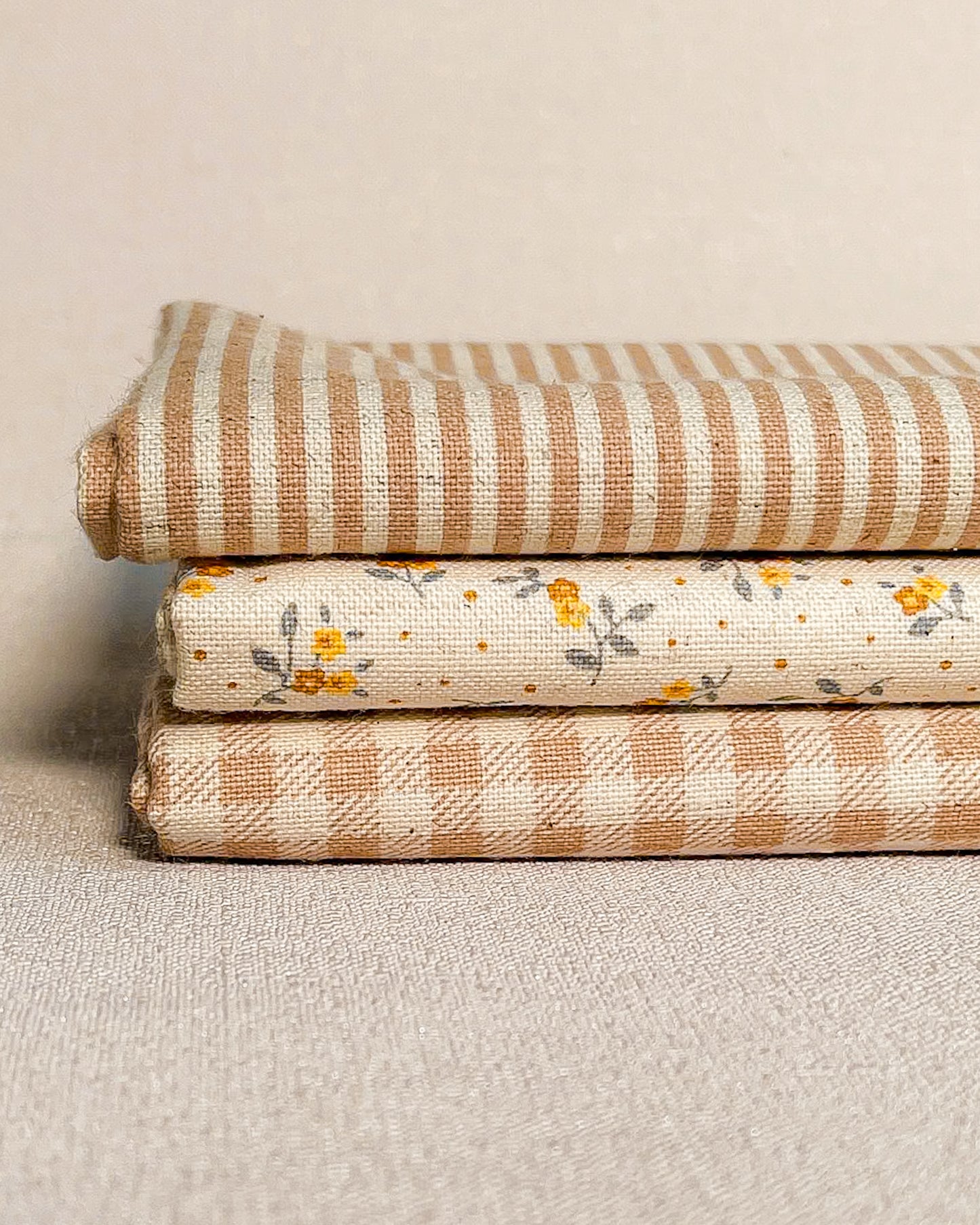 3 cortes Fat quarter de algodão com linho estampado bege