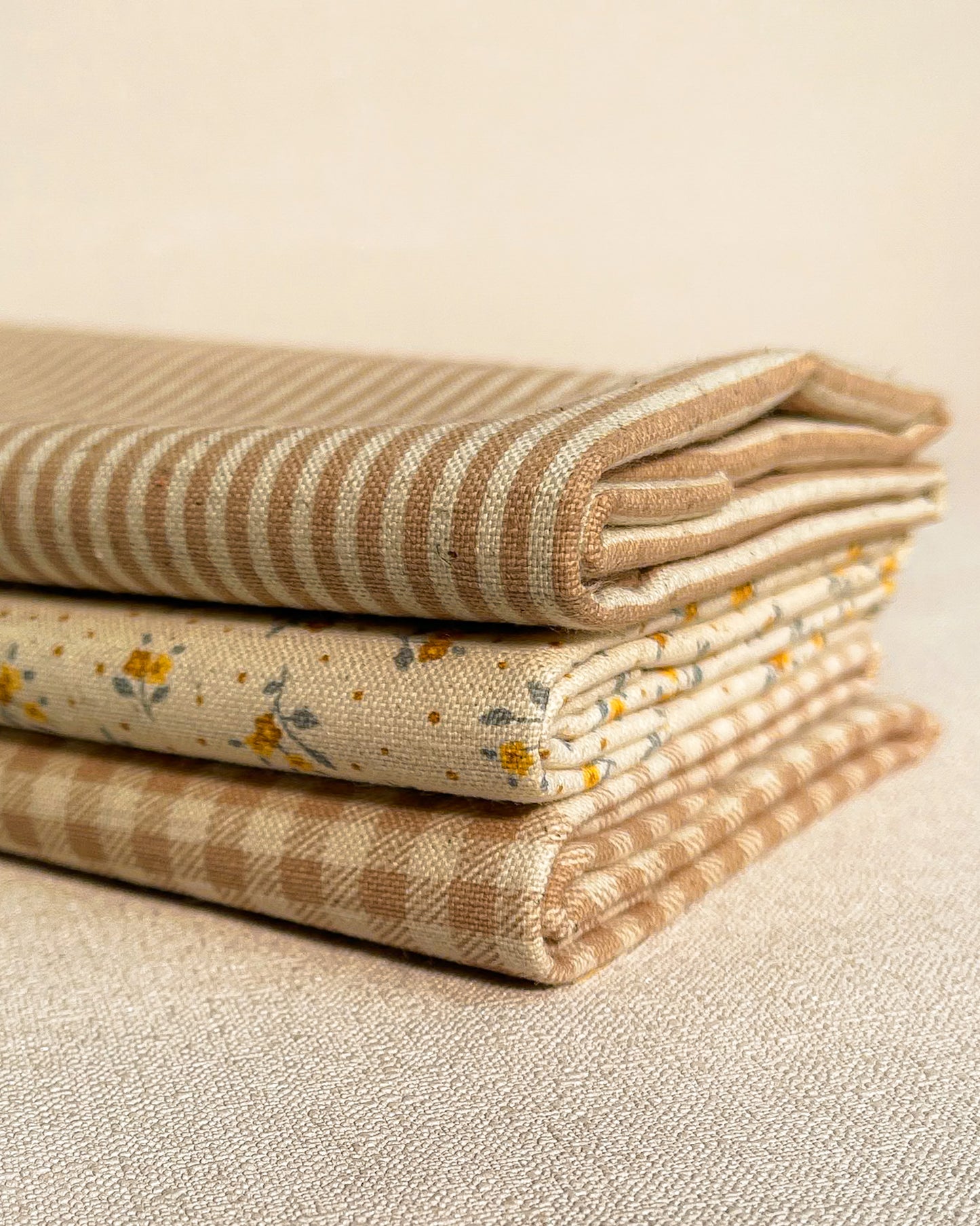 3 cortes Fat quarter de algodão com linho estampado bege