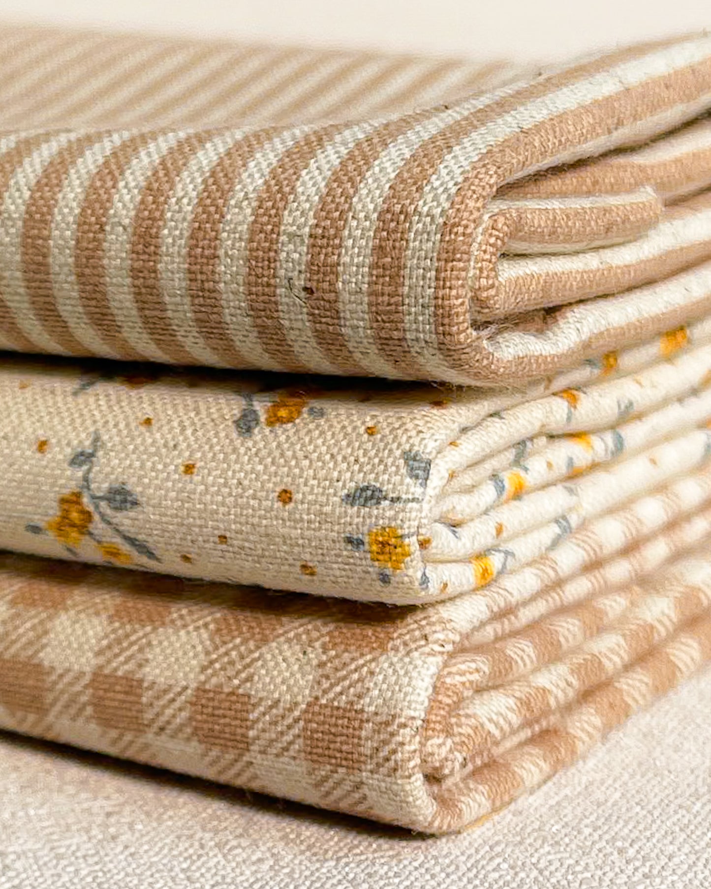 3 cortes Fat quarter de algodão com linho estampado bege