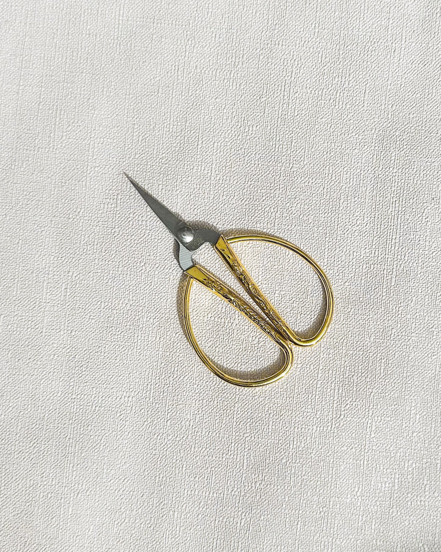 Tesoura Dourada Retrô - 8,6cm