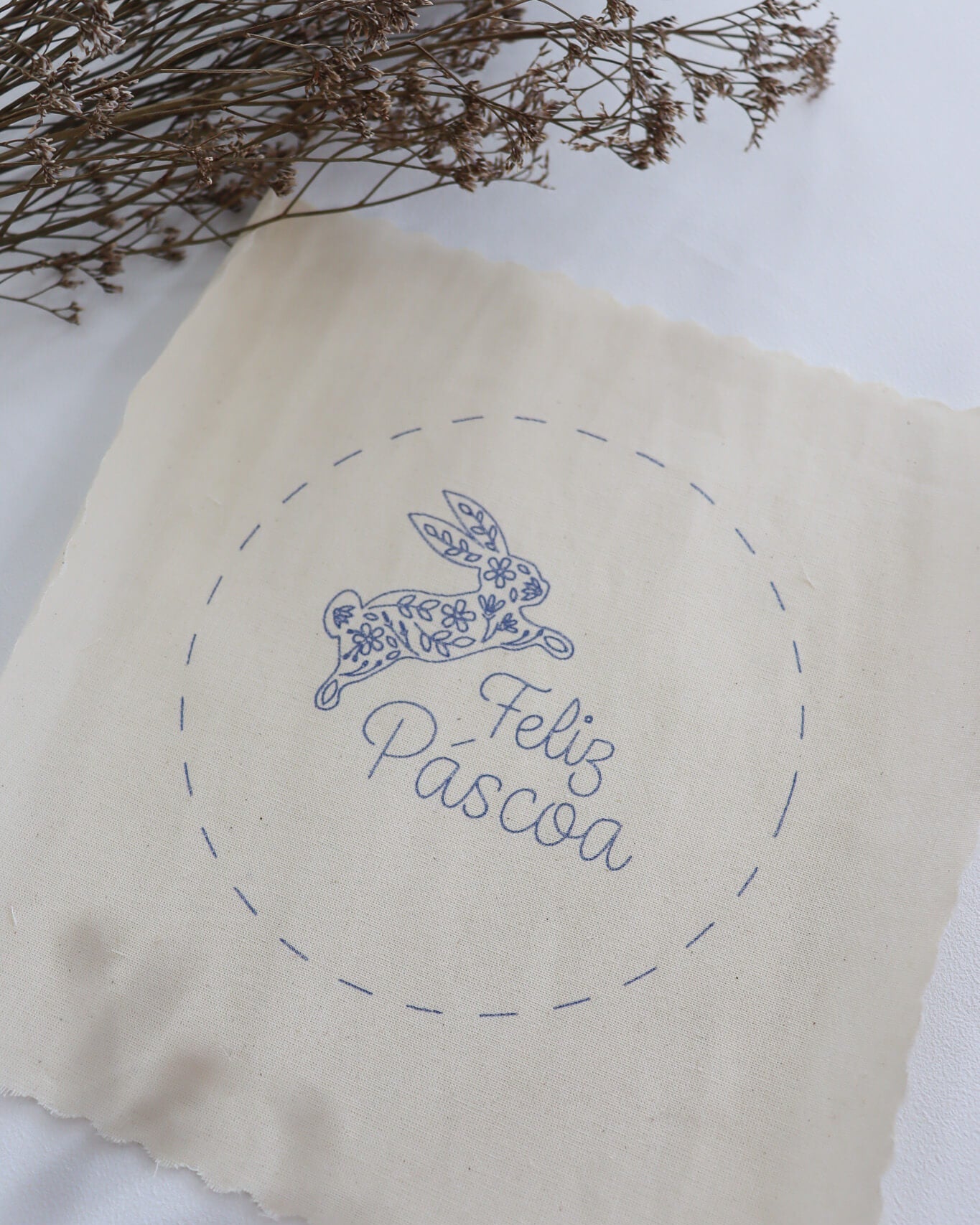 Prontos para Bordar – Tecido Riscado Coelhinho florido - Saltitante