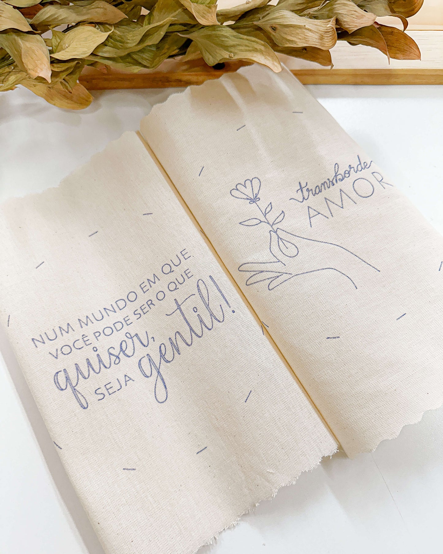 Prontos para Bordar – Kit Tecidos Riscados Gentileza e Amor