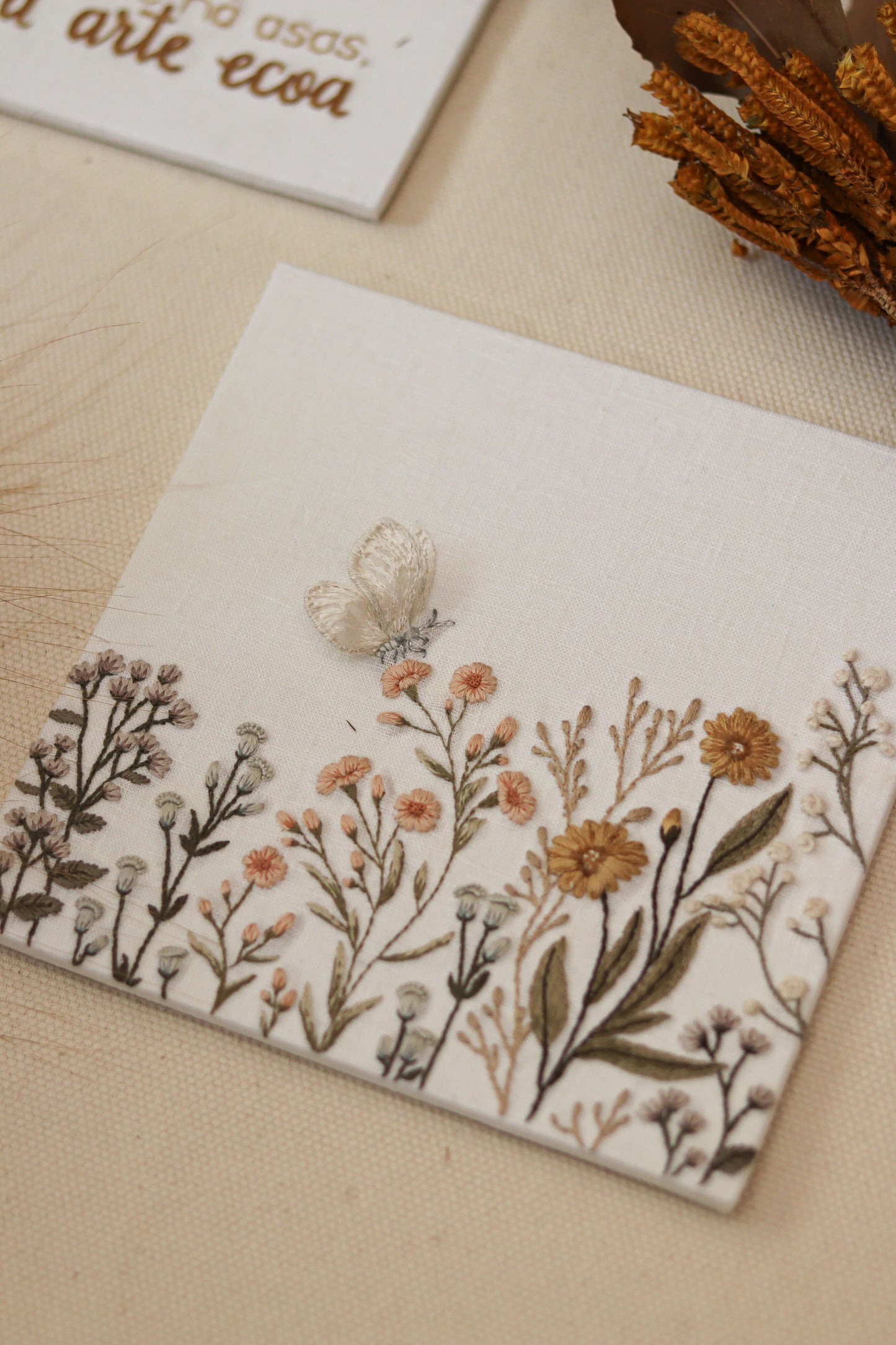 Arte que Ecoa| Bordado 3D em Quadros de Acrílico - eBook Ponto a Ponto n. 36