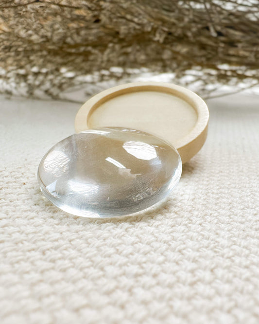 Broche de madeira