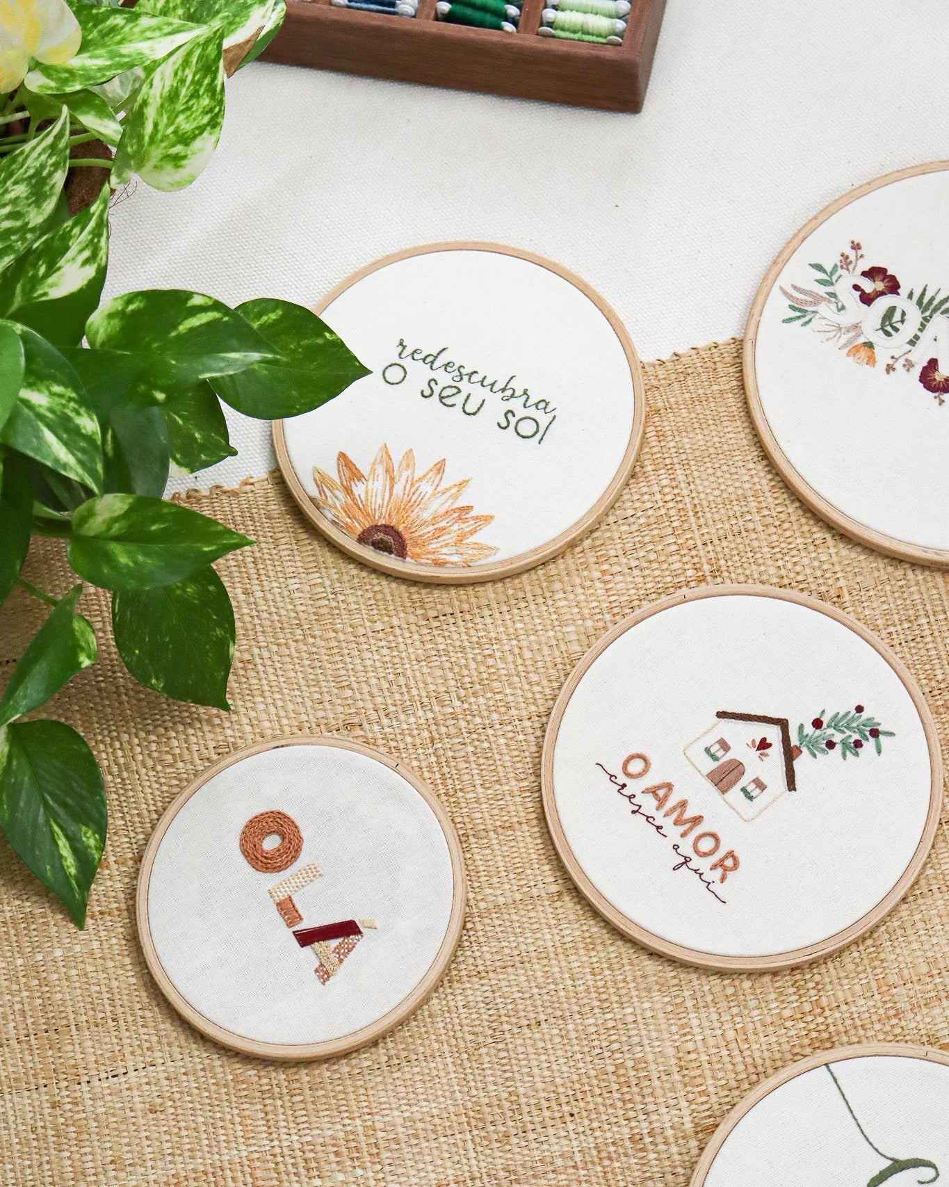 Prontos para Bordar – Kit Tecidos Riscados "Curso Bordaletras"