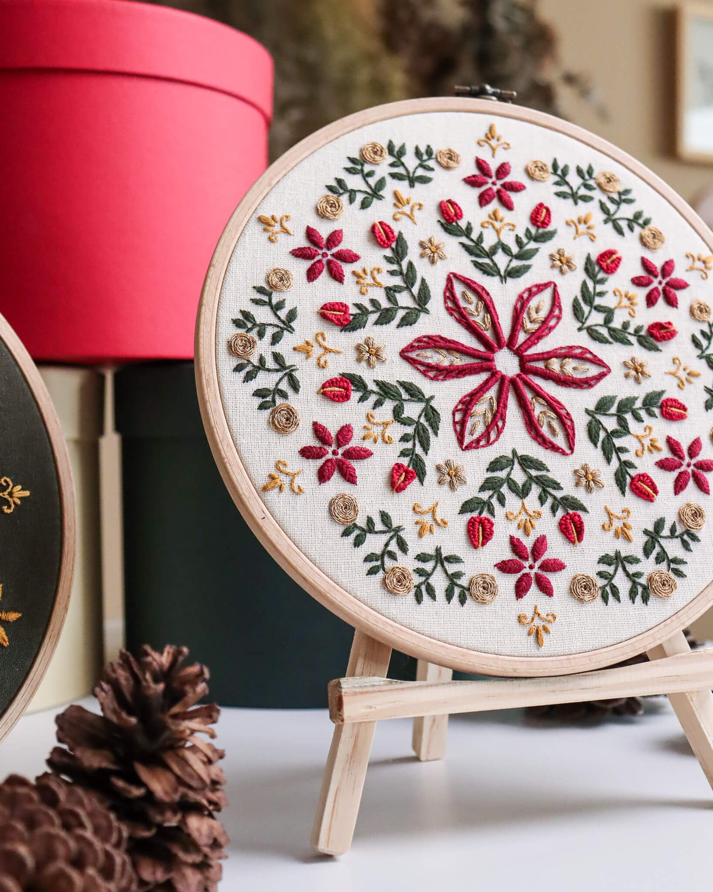 Kit Quero Bordar Mandala Natalina - Material completo + vídeo aulas