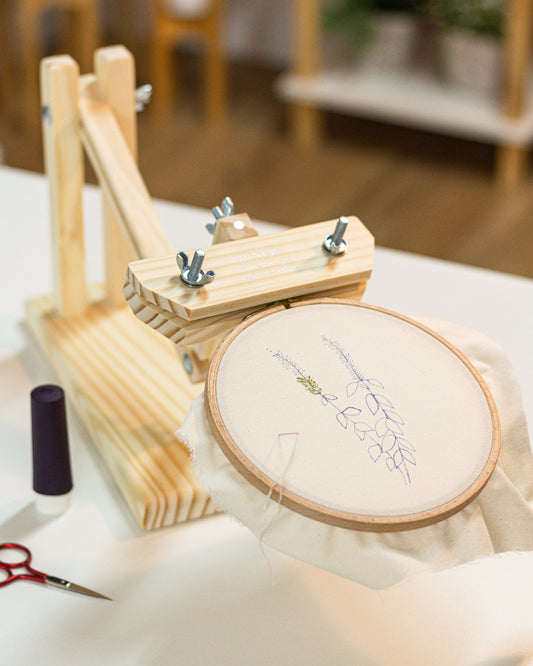 Suporte articulado para bordar - 12 Nós & Pita Mello