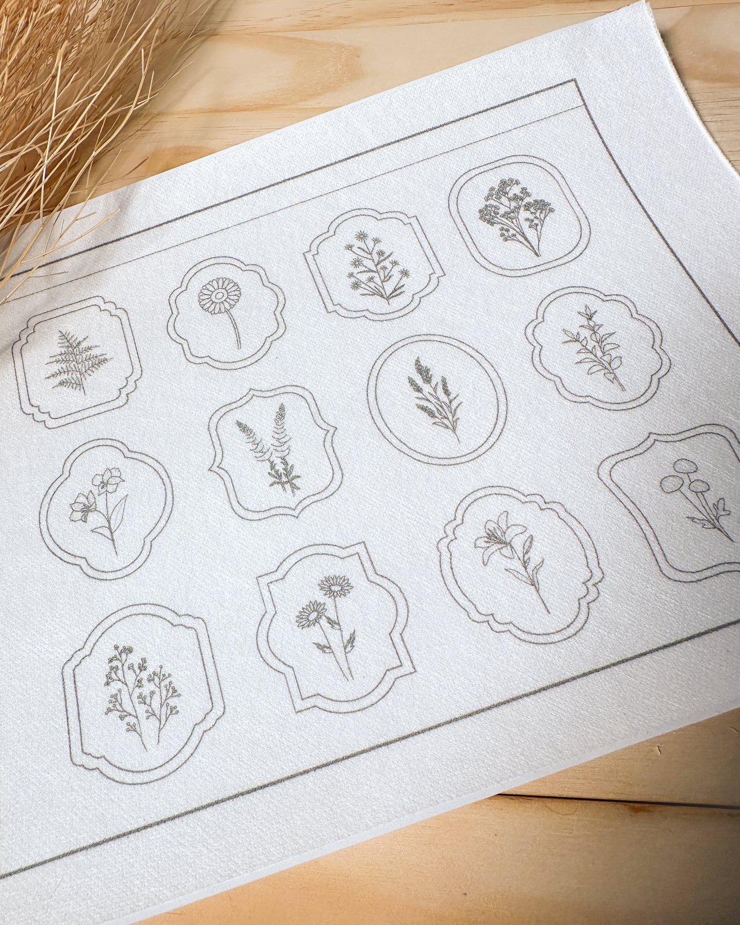 Aplique e Borde – Kit entretela adesiva Molduras Florais | Ponto a Ponto 43