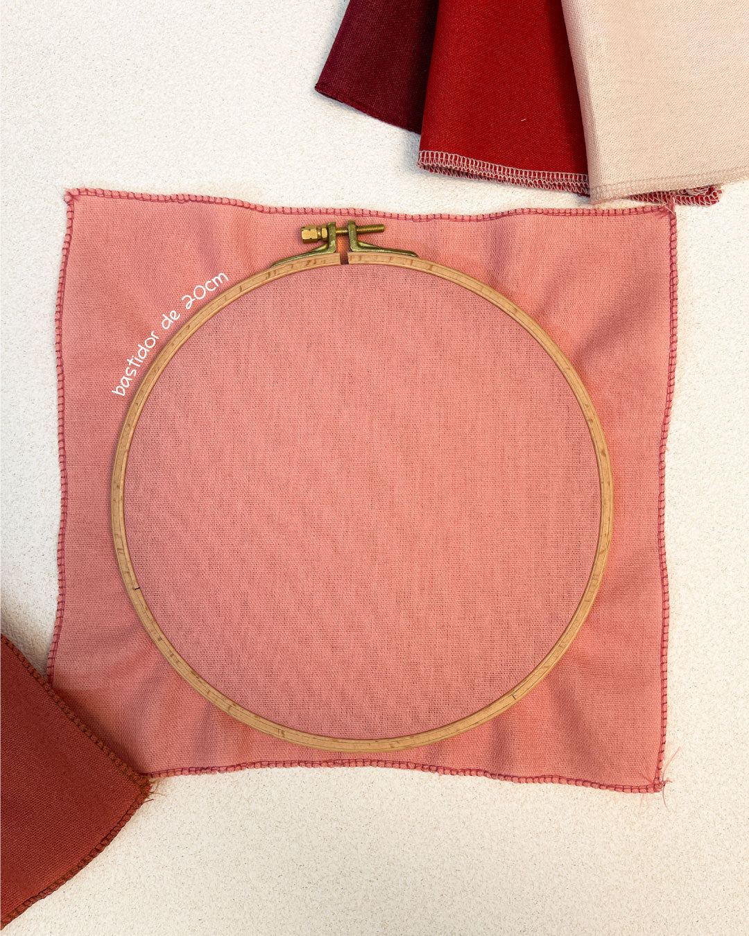 Kit com 5 cortes de linho misto 25x25 - tons de rosa