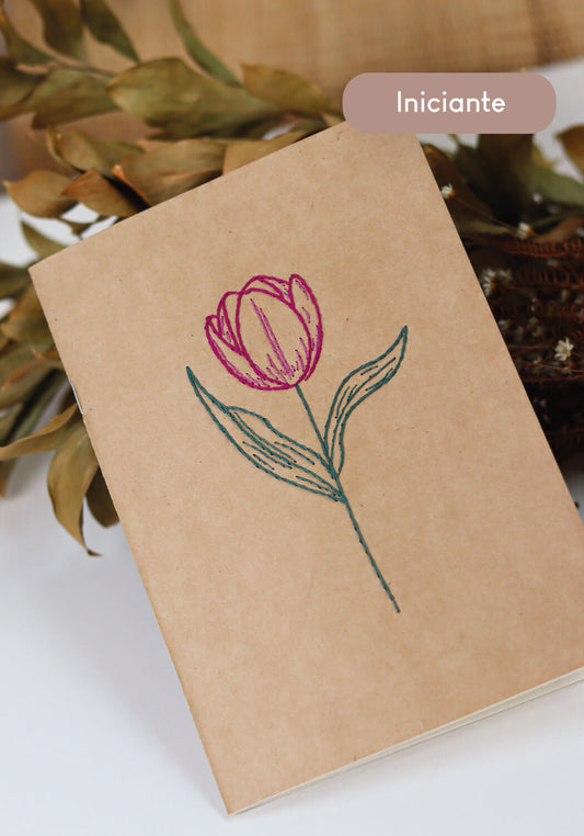 Kit Quero Bordar Caderneta Tulipa - Material completo + vídeo aulas | Mãos que Criam