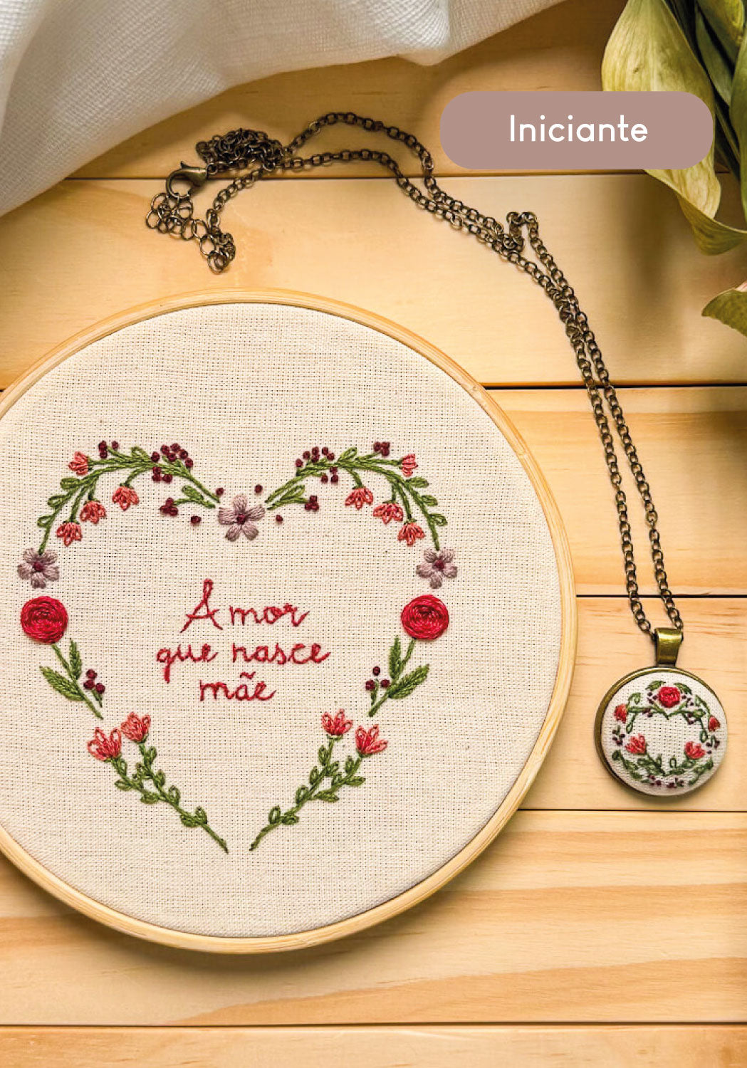 Kit Quero Bordar - Dois corações Bastidor + Colar Pingente