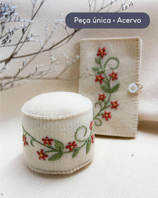 Conjunto Agulheiro de Mesa e Livro Agulheiro cru | Peça única - Acervo