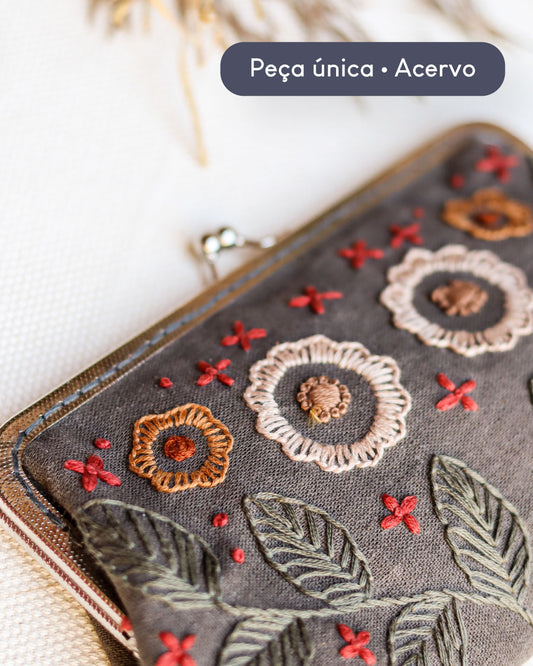 Bolsa com Fecho da Vovó Fumê | Peça única - Acervo