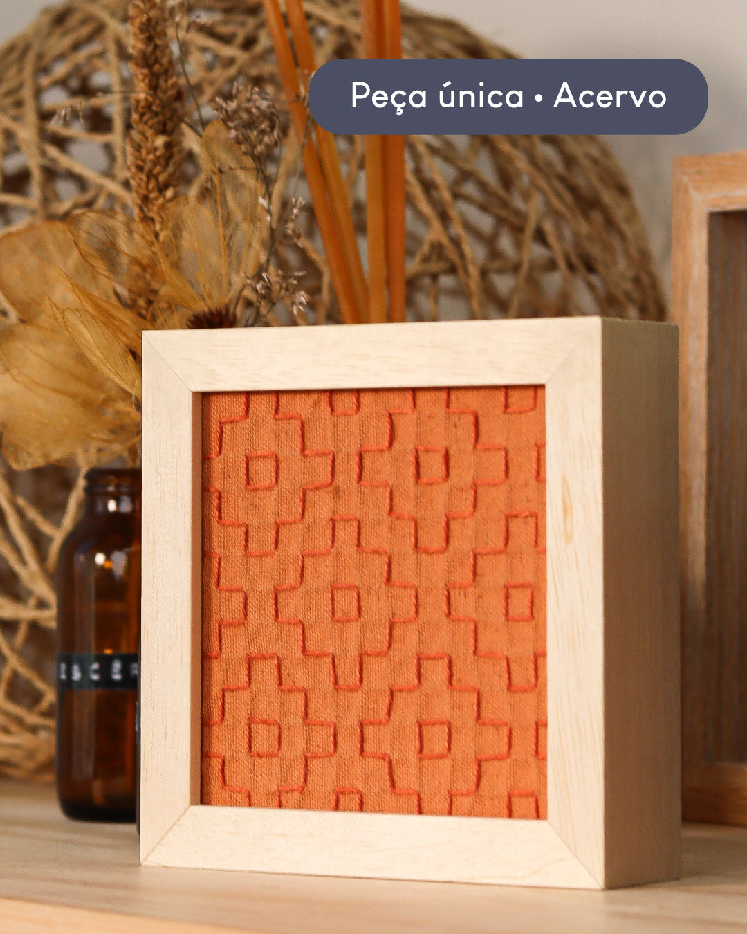 Moldura 10x10 bordada a mão sashiko | Peça única - Acervo