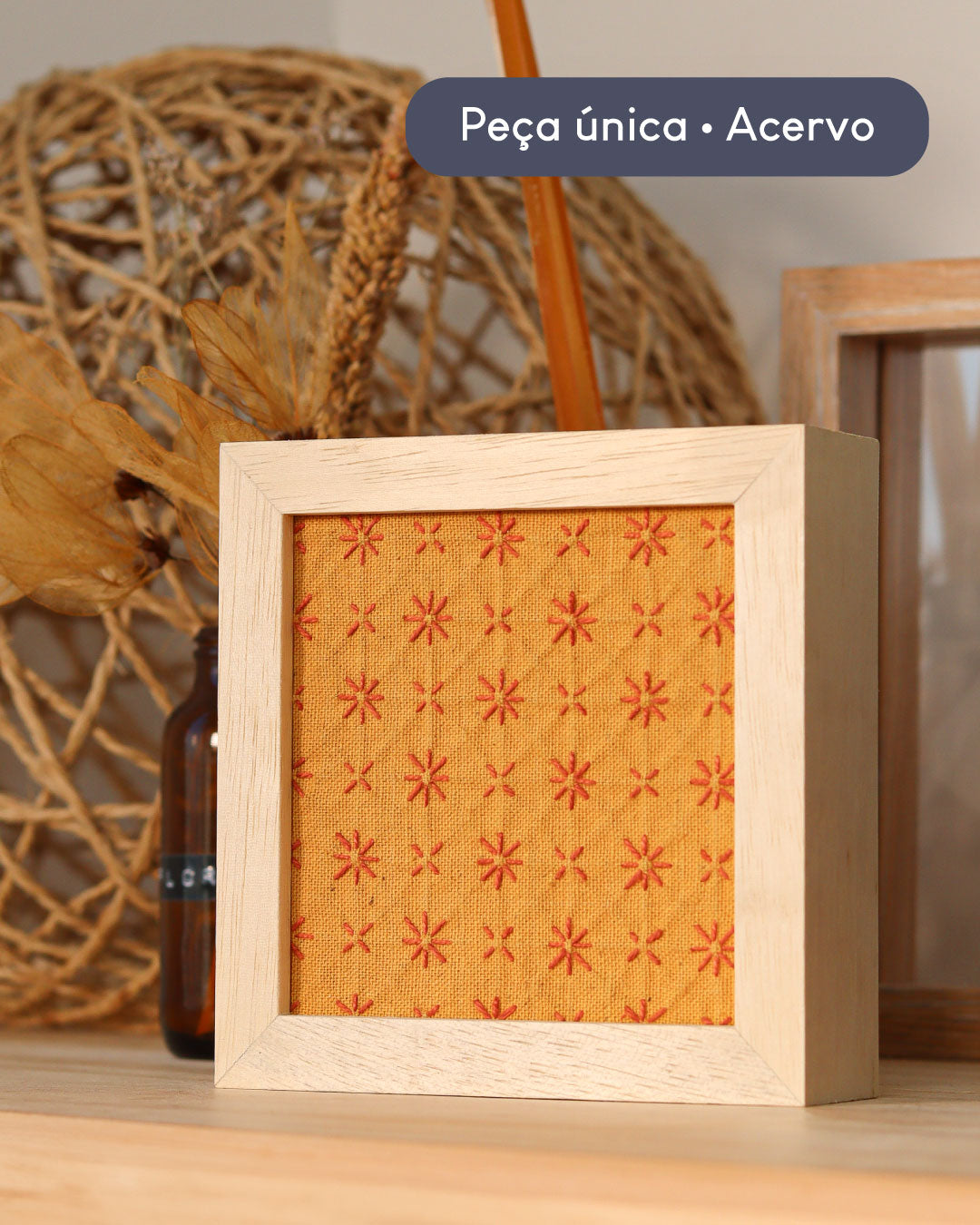 Moldura 10x10 bordada a mão sashiko | Peça única - Acervo