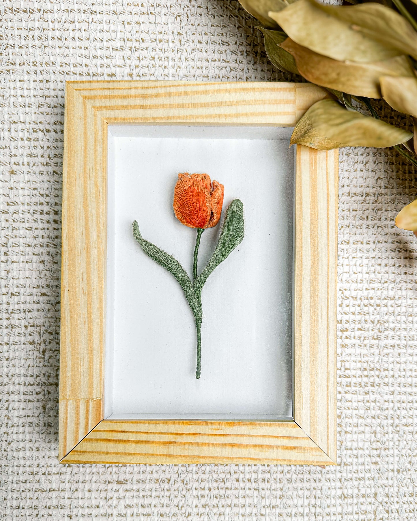 Moldura com vidro caixa alta natural