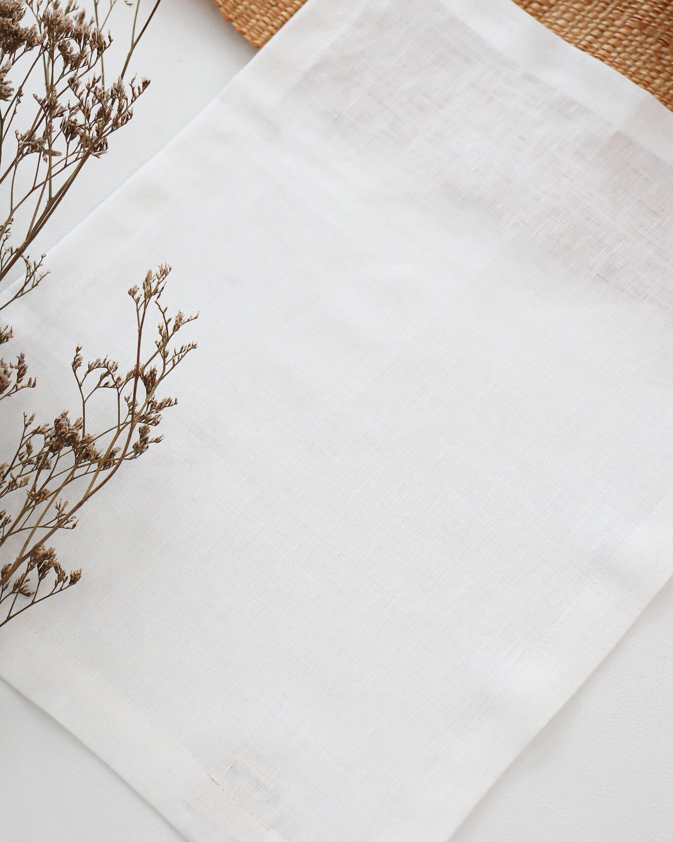 Toalha de Bandeja de Páscoa Coelhinhos Floridos: toalha + entretela adesiva com risco + e-book