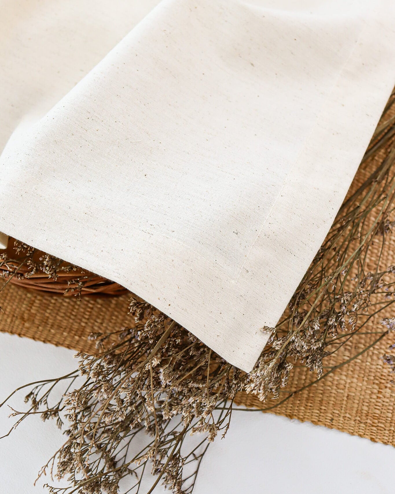 Caminho de Mesa de Páscoa Coelhinhos Floridos: caminho de mesa + entretela adesiva com risco + e-book