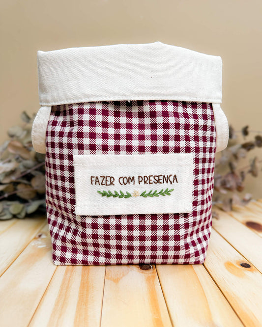 Cesta Inspira para bordar xadrez vinho duo