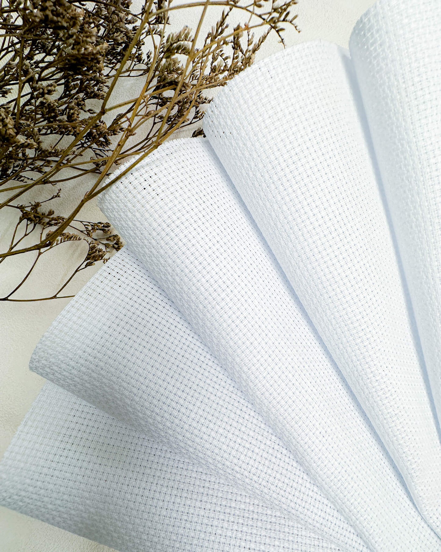 Kit com 5 cortes de etamine 25x25 branco