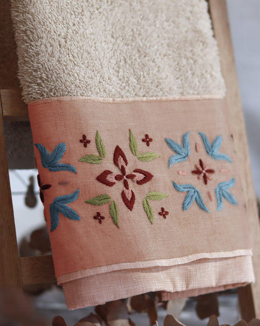 Floret - Toalha de lavabo rosa + entretela adesiva com risco + e-book