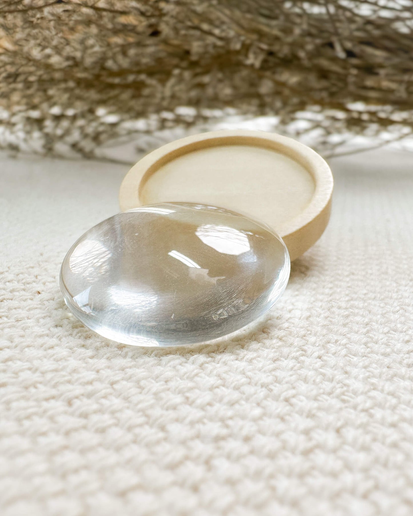 Broche de madeira