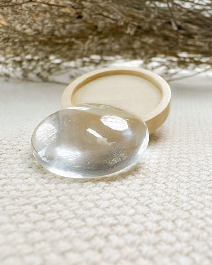 Broche de madeira
