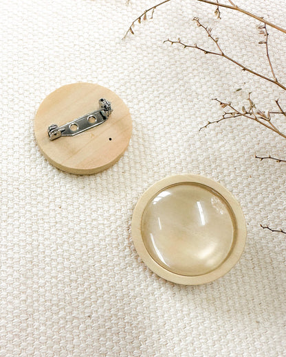 Broche de madeira