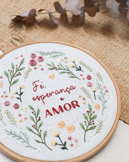 Prontos para Bordar - Tecido Riscado Floral com frase | Segredos