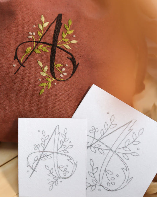 Aplique e Borde - Kit entretela adesiva Monogramas | Ponto a Ponto 48