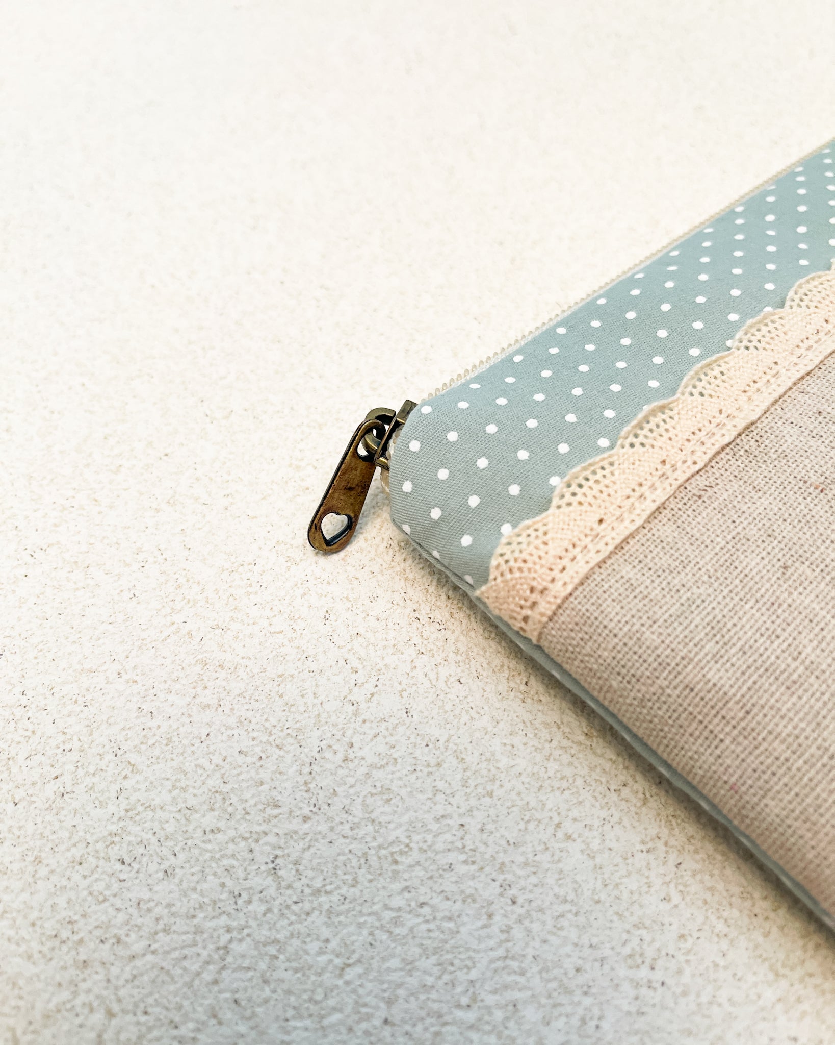 Necessaire para bordar classica - poá