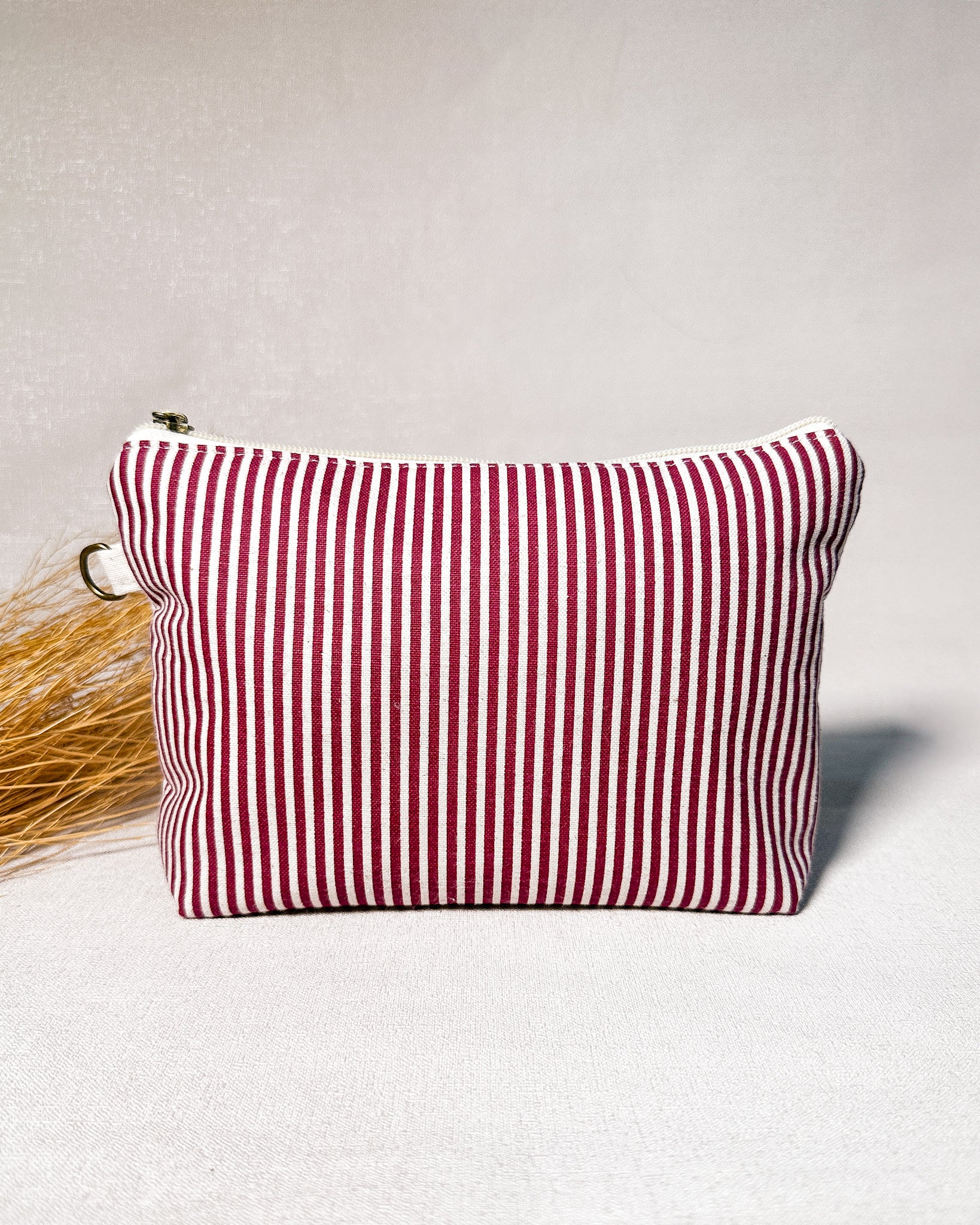 Necessaire Inspira para bordar listrada vinho