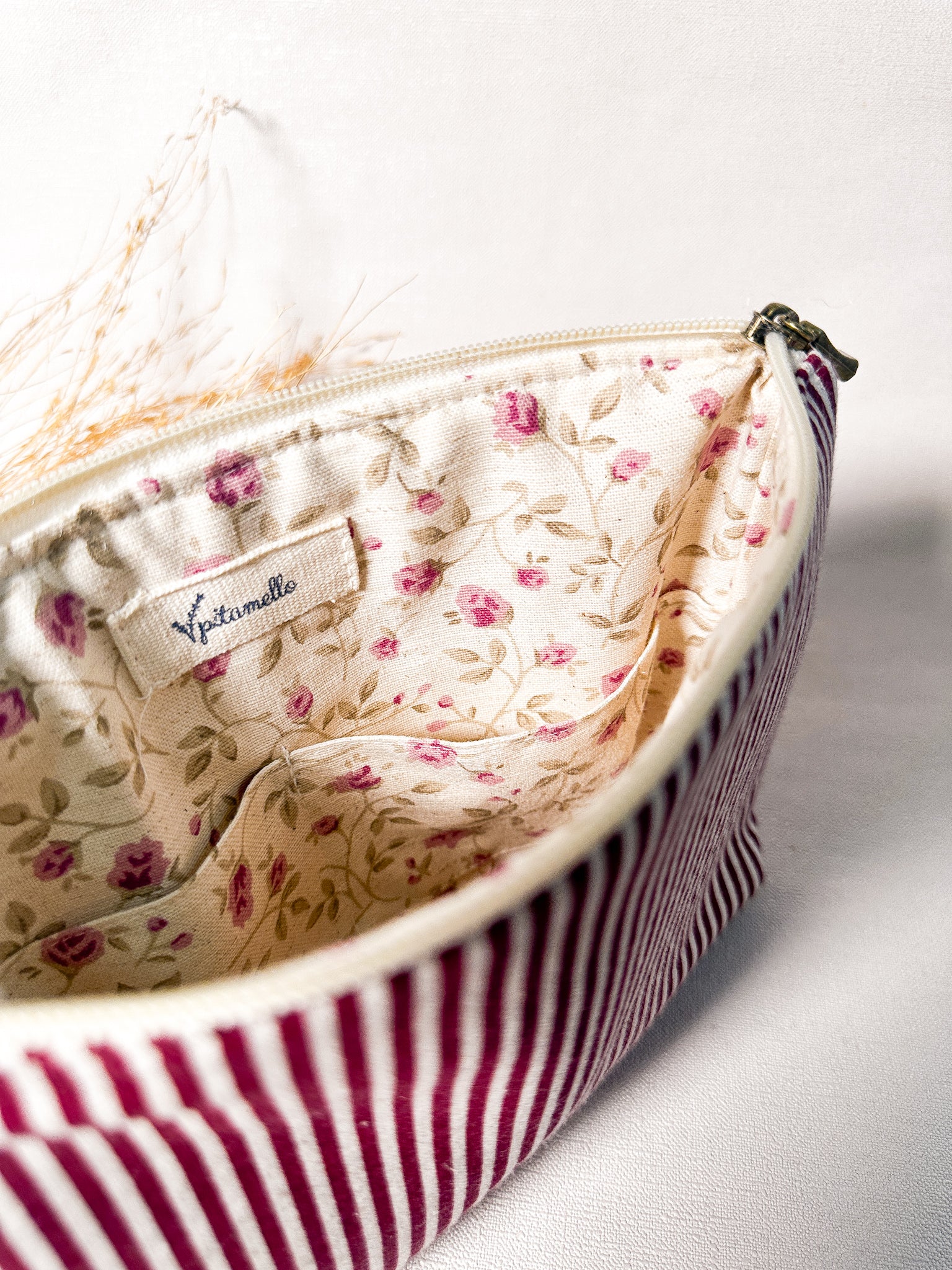 Necessaire Inspira para bordar listrada vinho