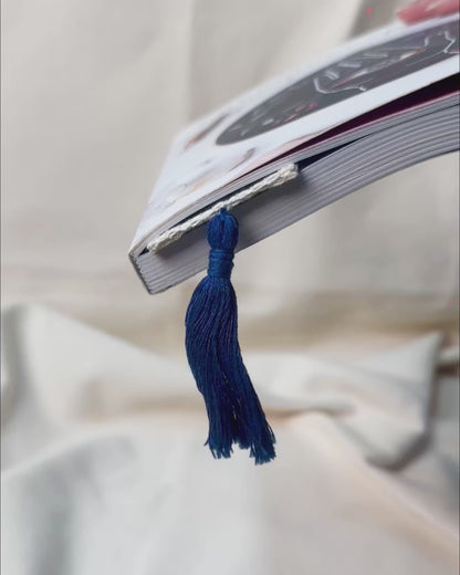 Marca páginas com tacel bordado amor azul  | Peça única - Acervo