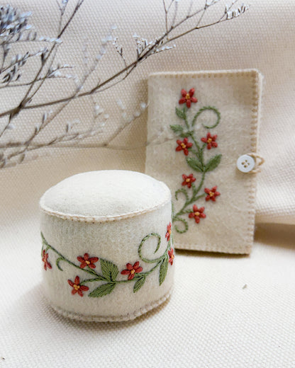 Conjunto Agulheiro de Mesa e Livro Agulheiro cru | Peça única - Acervo
