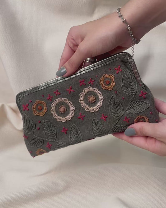 Bolsa com Fecho da Vovó Fumê | Peça única - Acervo